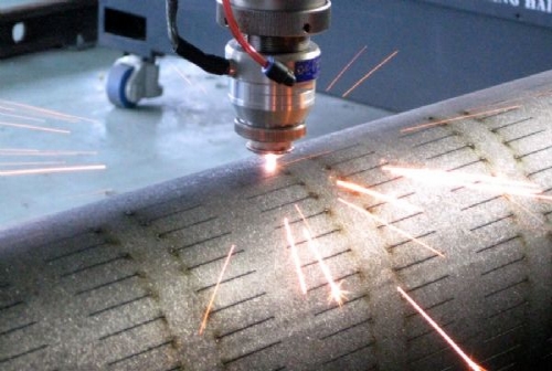 激光切割加工熔渣和光纤激光切割机切割不透的因素